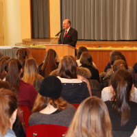 Bernd Rützel an der Theodosius-Florentini-Schule