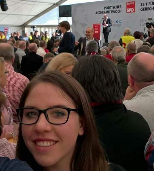 Was für eine Stimmung im Zelt als Martin Schulz spricht!